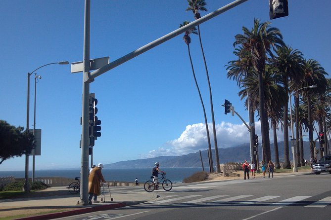 3.5 Hour Coastal Tour of Santa Monica, Venice Beach and Malibu - Lake Shrine: a calm pause before the Malibu glam