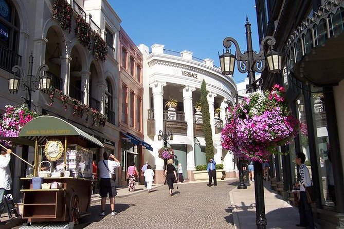 3-Hour Exclusive Tour of Hollywood & Beverly Hills - Walk of Fame and the Chinese & Dolby Theatre stops