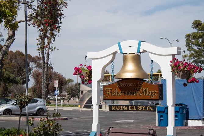 Anaheim to LA: Hollywood, Beaches & Famous Film Sites tour - Big-city context along the way: Coliseum, Staples Center, and more