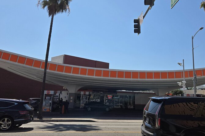 Beverly Hills and Rodeo Drive: A Self-Guided Audio Tour - Anderton Court Shops at 332 N Rodeo: Frank Lloyd Wright’s spiral ramp