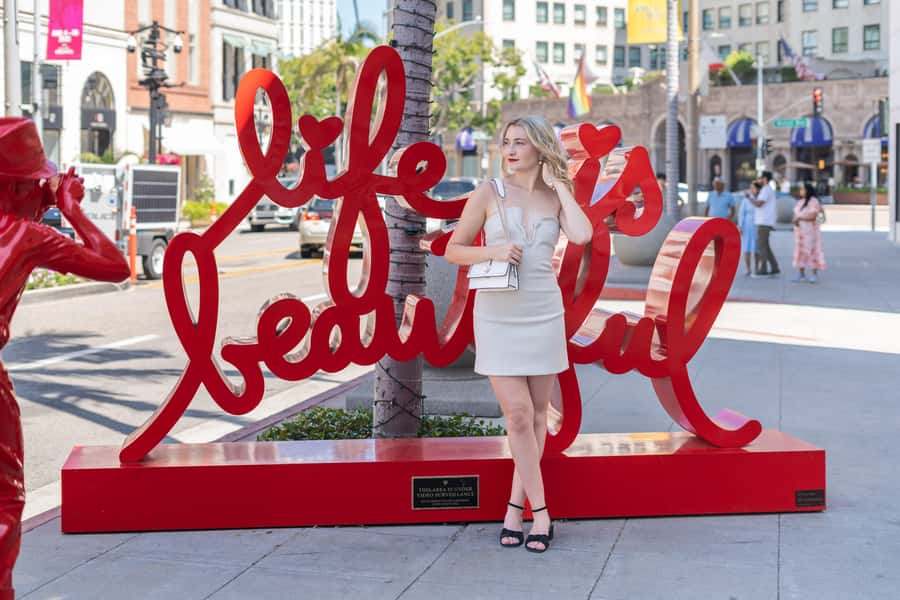 Beverly Hills: Photoshoot with Edited Images - What to Wear and How to Prepare (So the Walk Feels Easy)