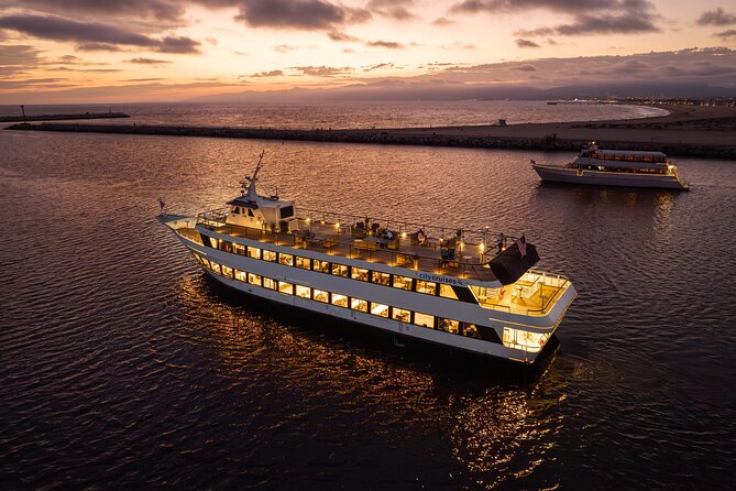 City Cruises Los Angeles Dinner Cruise from Marina del Rey - Service on Board: Friendly Crews, Real Differences From Night to Night