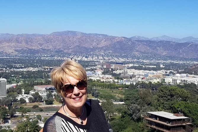 Deluxe Private Tour of Los Angeles - Crypto.com Arena and Downtown Landmarks