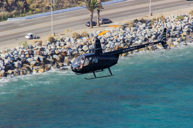 Experience Helicopter Attractions of Los Angeles - A 50-minute helicopter ride that targets LA’s must-sees