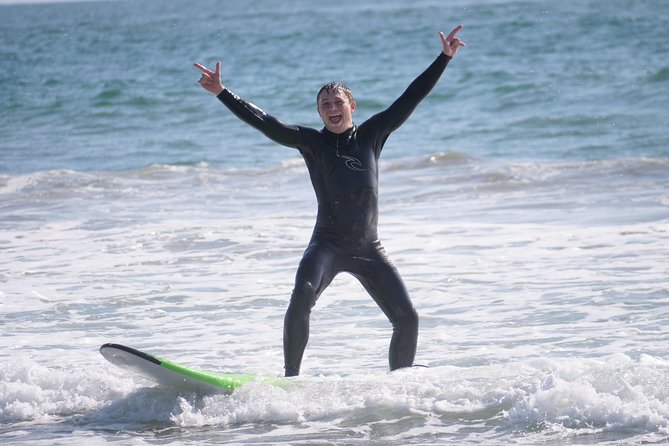 Family Surf Lesson - Small-group coaching: why max 10 can change your results