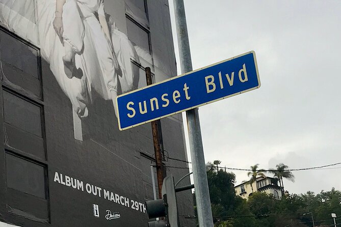 Hollywood Chills 3-Hour Tour: Celebrity Scandals and Cemeteries - Beverly Hills Stops: Where Celebrities Shop, and Someone Gets Caught
