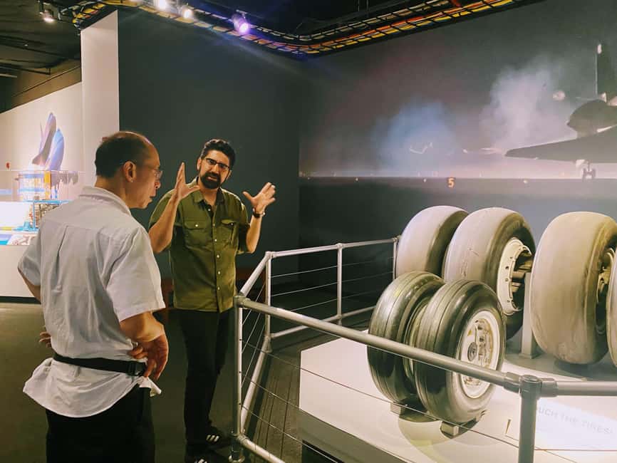 LA: Expo Park Space & Dinosaurs Tour with Cal Science Center - How the 90 minutes work for families and first-timers
