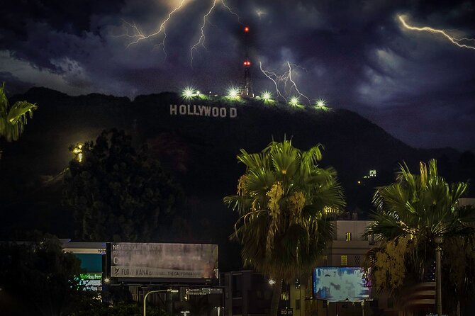 LA Ghosts Boos and Booze Haunted Pub Crawl - The guide experience: lantern-led energy and real-world drink tips