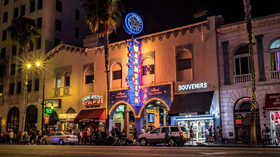 LA Ghosts: Terrors of Tinseltown Tour - Hollywood Forever Cemetery and Rudolph Valentino’s legacy