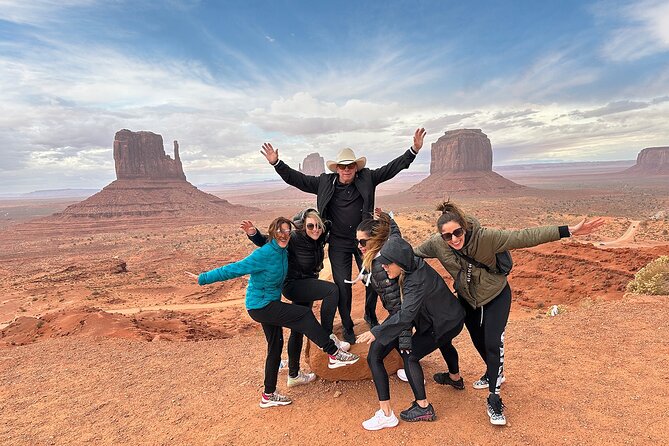 LA: Las Vegas, Sedona, Monument, Antelope Canyon, 5-Day Tour - Outlets at Barstow and the Las Vegas Strip by Night