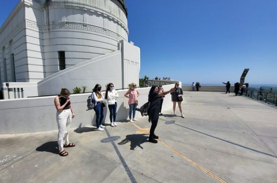 LA: Private Getty Center to Griffith Observatory Guided Tour - The narrated drive: Beverly Hills, the Sunset Strip, and Hollywood from the right angle