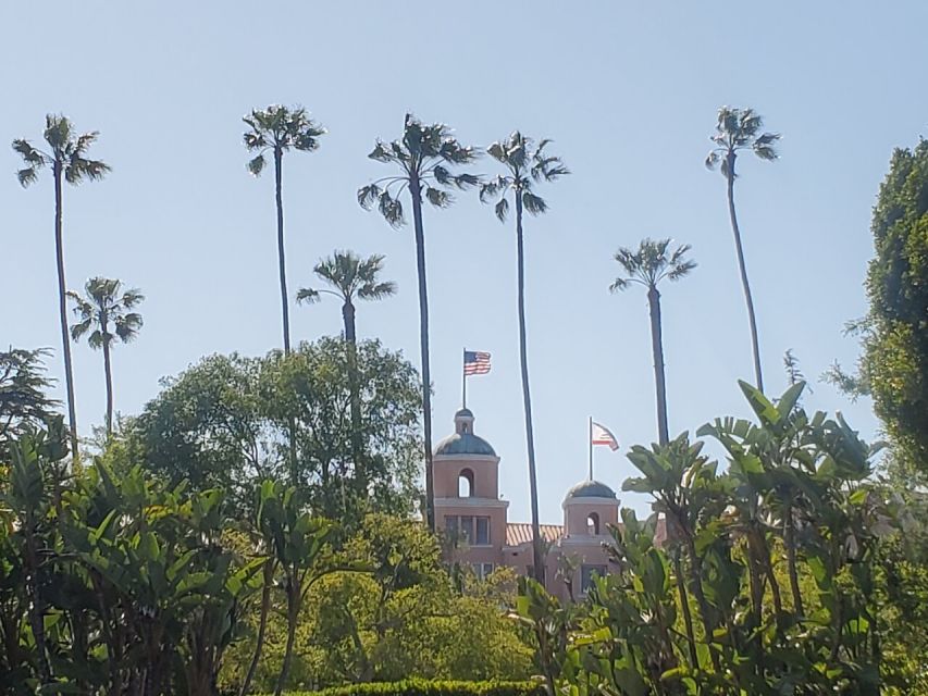 LA VIP Tour : Beverly Hills, Sunset Strip, & Hollywood Sign! - Mulholland Drive and the Universal City Overlook