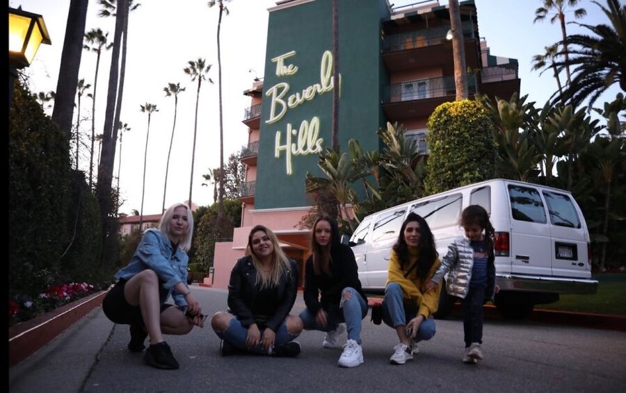 LA VIP Tour : Beverly Hills, Sunset Strip, & Hollywood Sign! - Greystone Mansion and the Grease-Spot Hollywood Look