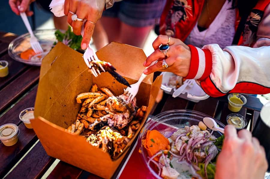 Los Angeles: 3-Hour Secret Food Tour of Venice Beach - Boardwalk Fish Taco: Salt, crunch, and the classic coast mood