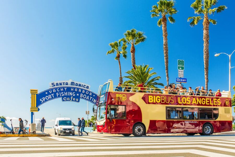 Los Angeles: All-Inclusive Pass Plus with Universal Studios - SoFi Stadium tour and Newport Beach whale watch: LA adds up when you use the whole list