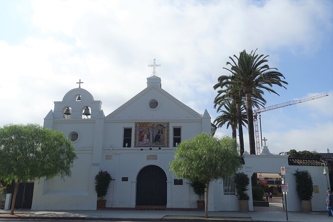 Los Angeles Beginnings Walking Tour - MOCA and Angels Flight: Finishing With Contemporary Culture and a Funicular View