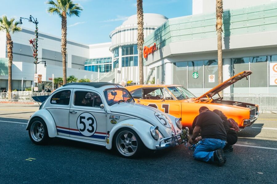 Los Angeles: City Group Tour with Hollywood & Beverly Hills - Mel’s Diner on Sunset Boulevard: Your 1950s-Style Lunch Break