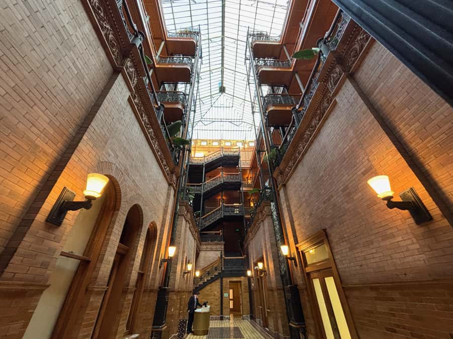 Los Angeles: Downtown History & Architecture Walking Tour - Starting at the Los Angeles Central Library: where DTLA makes sense
