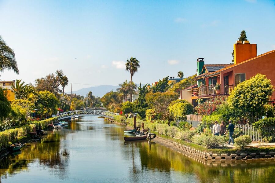 Los Angeles: Hollywood and Beverly Hills Private Tour - Los Angeles Original Farmers Market: a real stop for food and people-watching