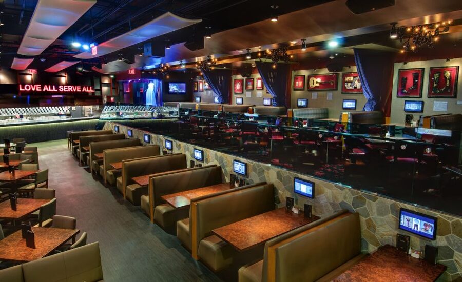 Los Angeles: Meal at the Hard Rock Cafe Hollywood - The Rock Shop after dinner: a souvenir stop that actually fits