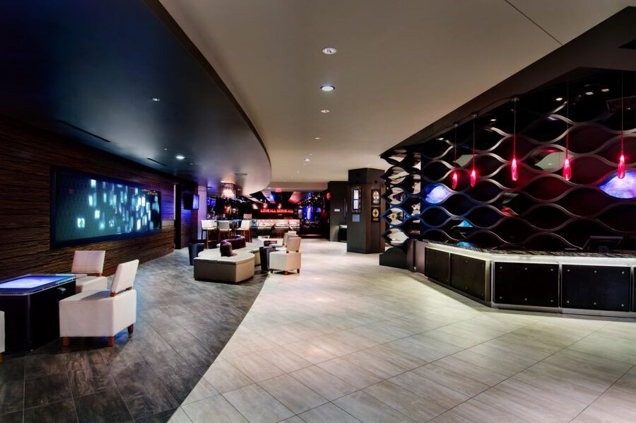 Los Angeles: Meal at the Hard Rock Cafe Hollywood - Menu math: Acoustic Rock vs Electric Rock packages