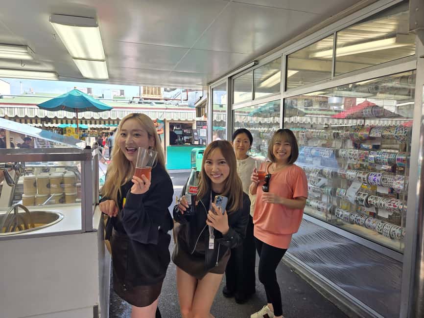 Los Angeles: Original Farmers Market Food & History Tour - Getting oriented at the Farmers Market clock tower start