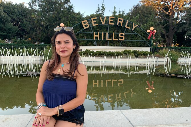 Los Angeles Private Full Day Luxury EV SUV Tour with Hotel Pickup - Santa Monica Pier in 30 Minutes: Seaside Views and People Watching