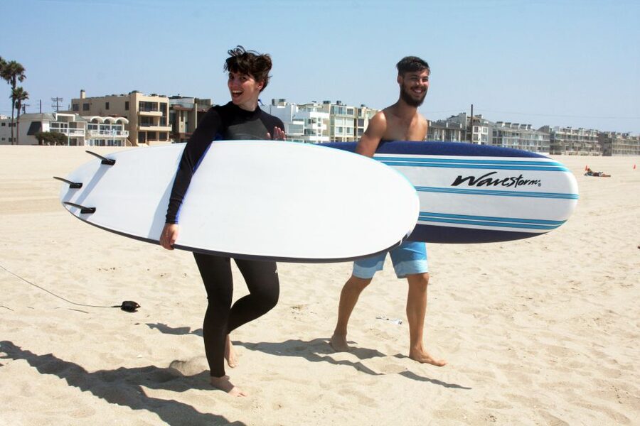 Los Angeles: Private Surfing Lesson - Meeting at Santa Monica: your van, your wetsuit, your start time