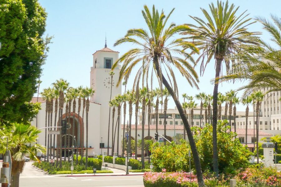 Los Angeles: Small Group Sightseeing Tour - Santa Monica Pier and Venice Beach: classic L.A. finale