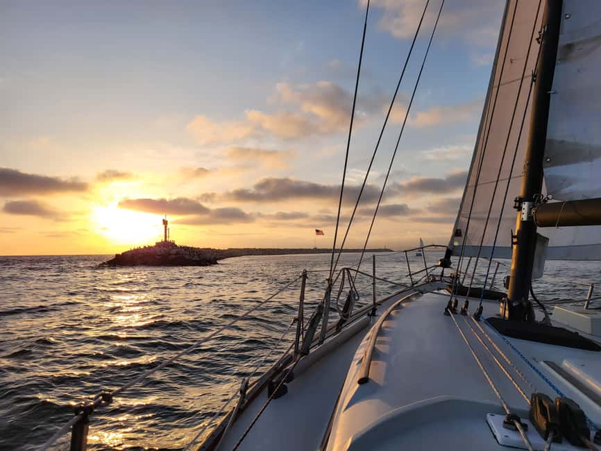 Los Angeles: Sunset Sailing - Getting Aboard the Person 323 in Marina del Rey