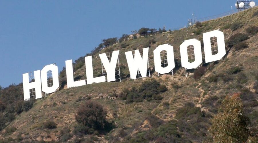 Los Angeles: The LA Highlights Tour - Santa Monica Pier and Venice Beach Boardwalk: ocean views and a different kind of LA