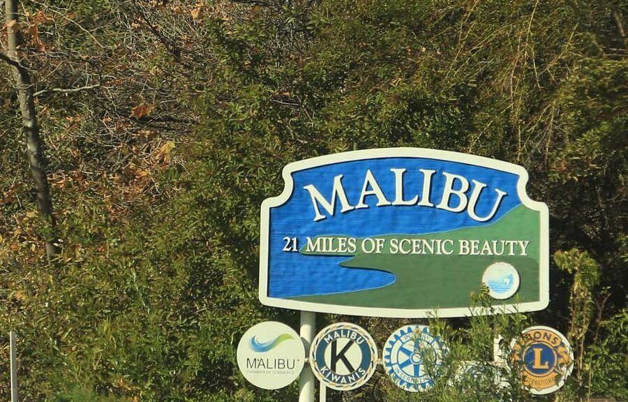 Malibu: Celebrity Homes, Beaches & History Tour - Trancas Country Market stop: a short reset with coffee and snacks