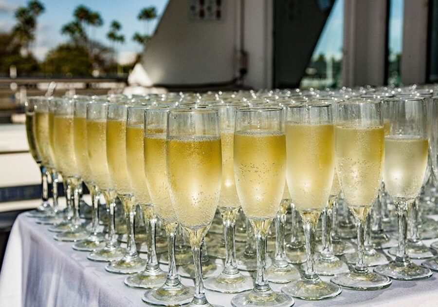 Marina Del Rey: Christmas Eve Buffet Brunch or Dinner Cruise - How the Brunch and Dinner Buffets Work (and What You’ll Actually Eat)