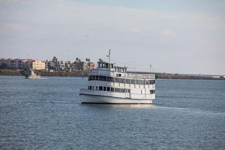 Marina del Rey: City Cruises Champagne Brunch Cruise - Harbor views: Balboa Peninsula, Mariner’s Mile, and the rhythm of the water