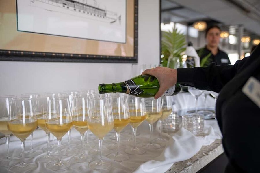 Marina del Rey: City Cruises Champagne Brunch Cruise - The 2-hour flow: from first sip to dessert station