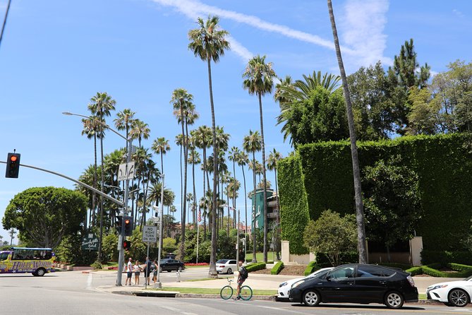 Private 3 Hours Los Angeles Tour - Spadena House, Rodeo Drive, and the Beverly Hills Sign: Fairytale Facades to Luxury Backdrops