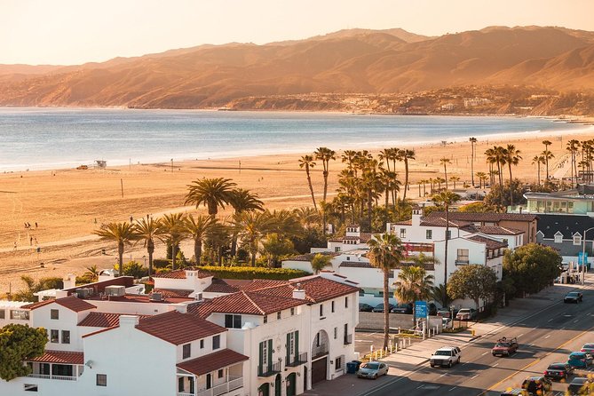Private 4-Hour Limo Tour of LA by a TV Personality with Drinks - Santa Monica, Venice Beach, Marina del Rey, and Malibu: beach time that fits