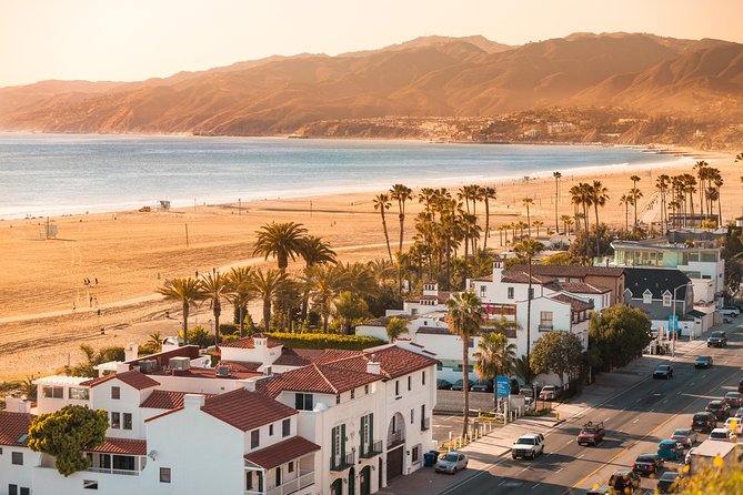 Private 5-Hour Limo Tour of Los Angeles and Beach Cities - Santa Monica Beach and Pier: Your 15-Minute Coast Call