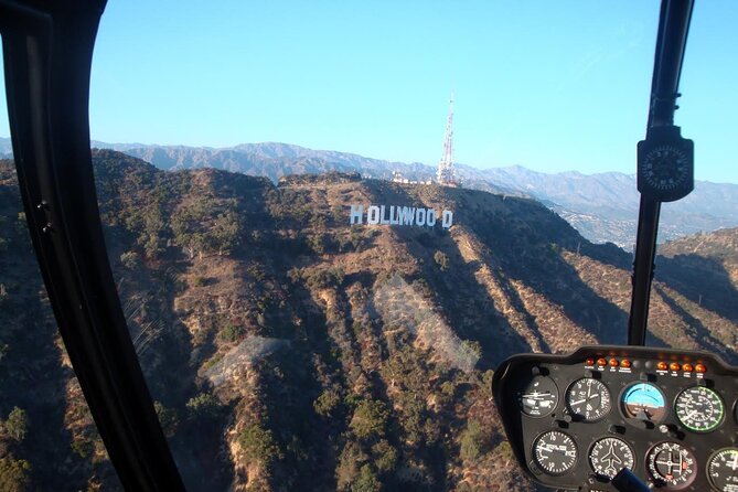 Private Helicopter Ride to Hollywood Sign - Service you’ll notice: professional pilots and hands-on care
