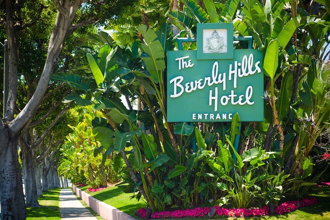 Private Hollywood and Celebrity Homes Bus Tour - Beverly Hills: Mulholland Drive to Rodeo Drive, With Photo Opportunities