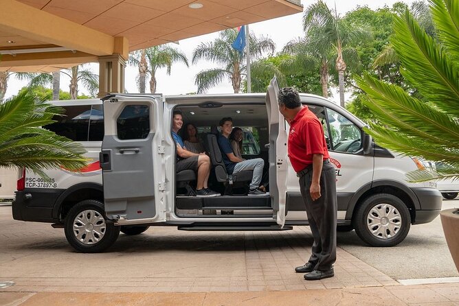 Private Round-trip Airport Transfer: LAX International Airport to Anaheim Hotels - The Ride to Anaheim Resort Hotels (Anaheim, Buena Park, Garden Grove)