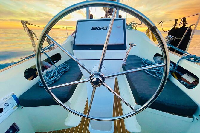 Private Therapy Sailing Adventure - Snacks, rose, and non-alcoholic drinks: small upgrades that change the feel