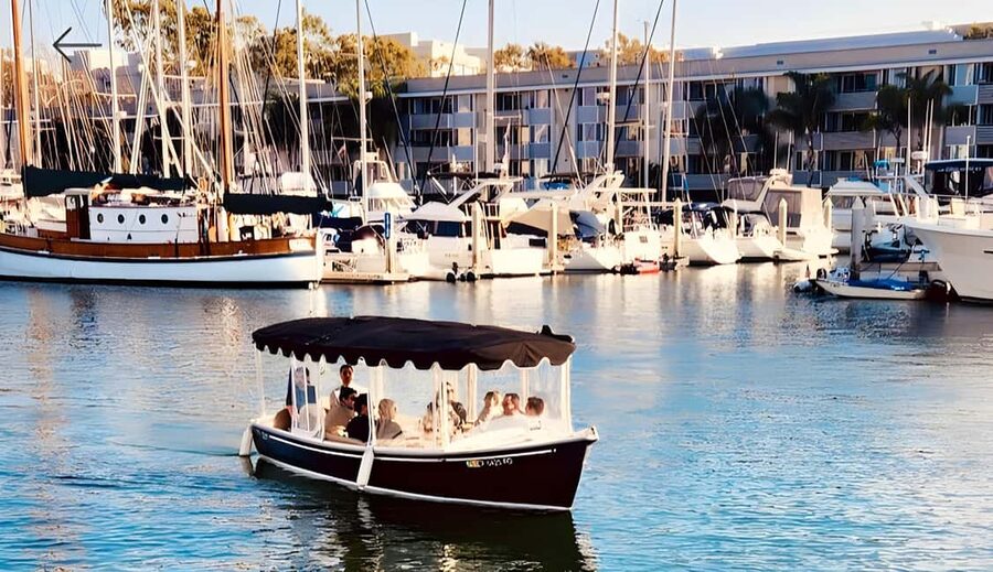 Romantic Boat Cruise with Wine & Cheese or Surprise Dinner - Captain Shaun and the hosting vibe: why it matters