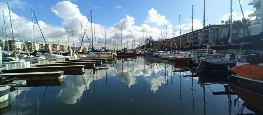 Romantic Boat Cruise with Wine & Cheese or Surprise Dinner - How to avoid a bad start: timing and meeting point rules