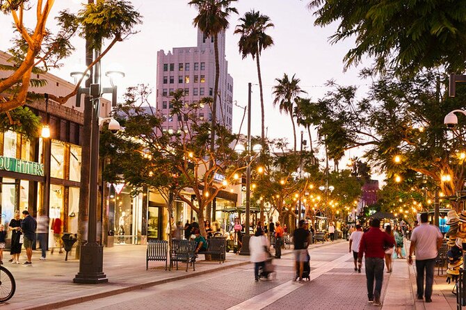 Santa Monica Bar & Club Crawl - 3rd Street Promenade stops: iconic location, easy foot traffic