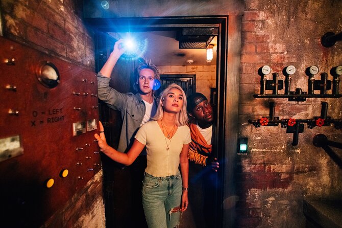 The Escape Game at Del Amo Fashion Center in Torrance - Check-in and the 60-minute countdown: what the timing really means