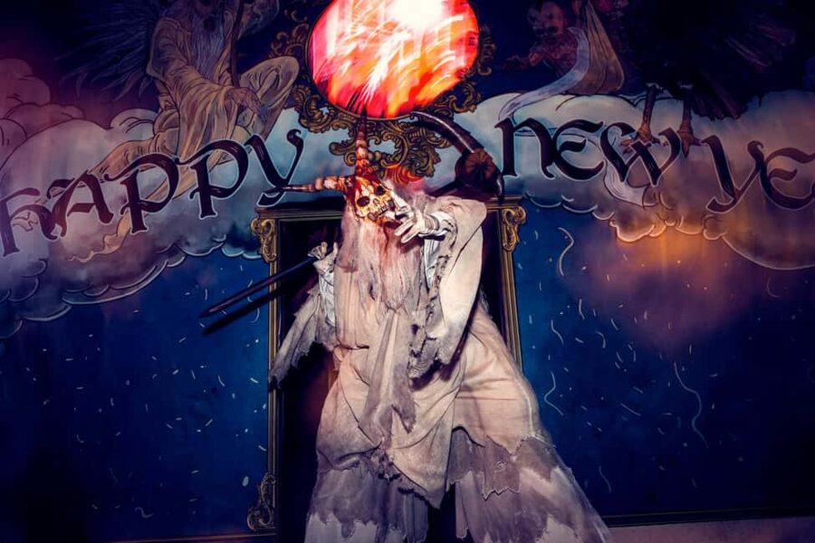Universal Studios Hollywood: Halloween Horror Nights - Scare zones and entertainment: fun, but pace yourself