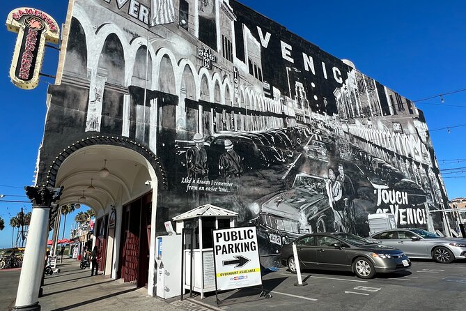 Venice and Santa Monica French Bicycle Tour - Return ride: along the shore, then Venice Skate Park