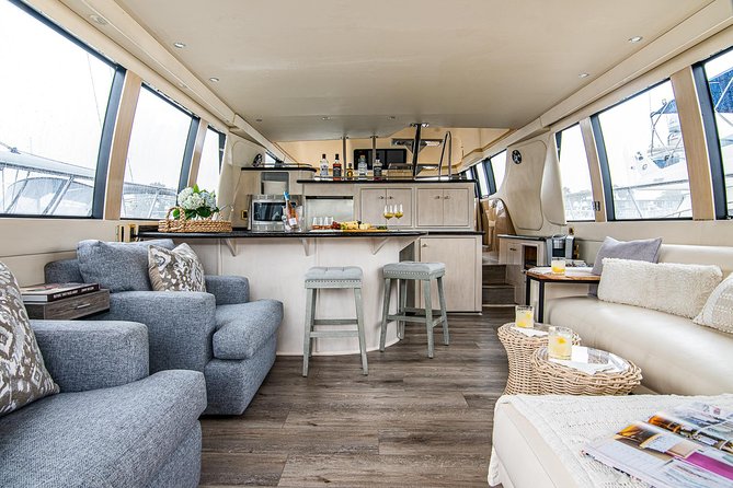 Yacht rental charter in Marina del Rey - 60' CARVER - Cruising north toward Santa Monica and Malibu (or south to the South Bay)